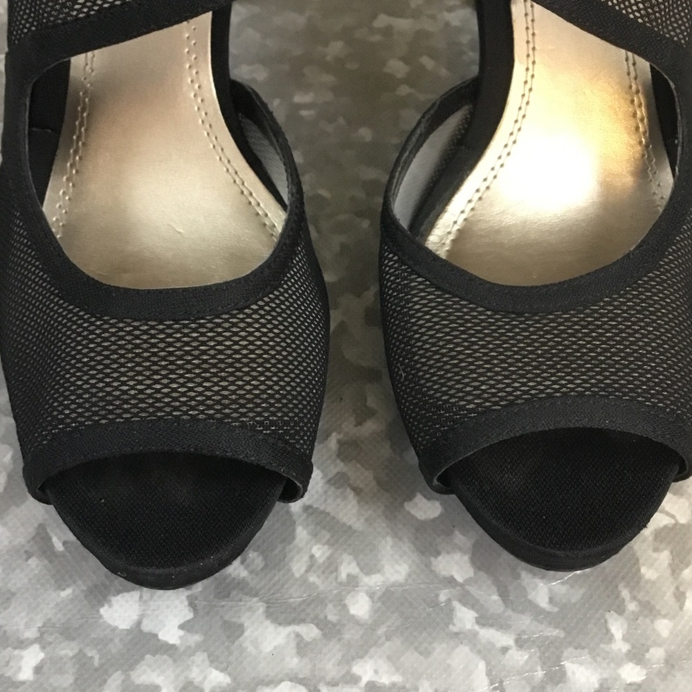 Impo black mesh strap pumps - Picture 3 of 10